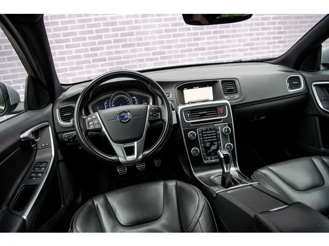Volvo V60 2.0 T4 Business Sport 2018 Benzine 10
