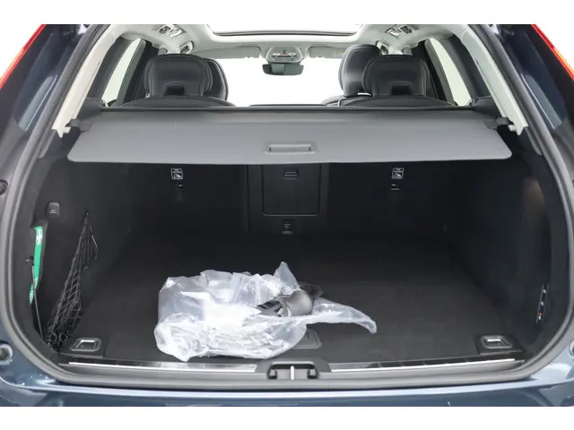 Volvo XC60 2.0 T8 AWD Ultra Dark 2025 Hybride Benzine 22