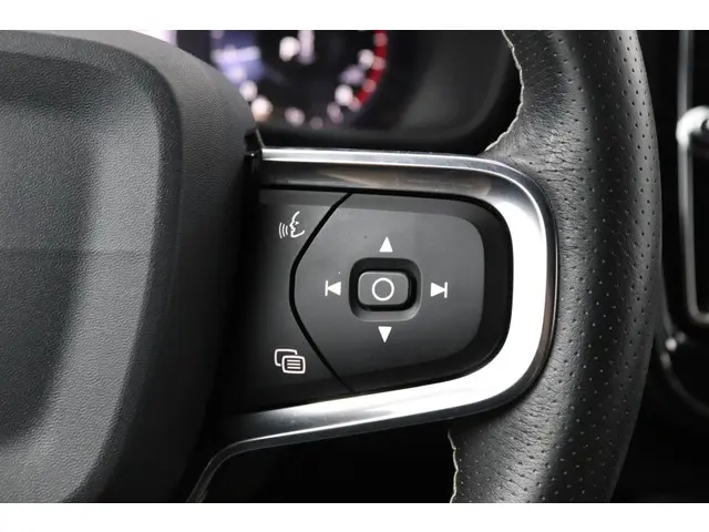 Volvo XC40 1.5 T3 R-Design 2019 Benzine 19