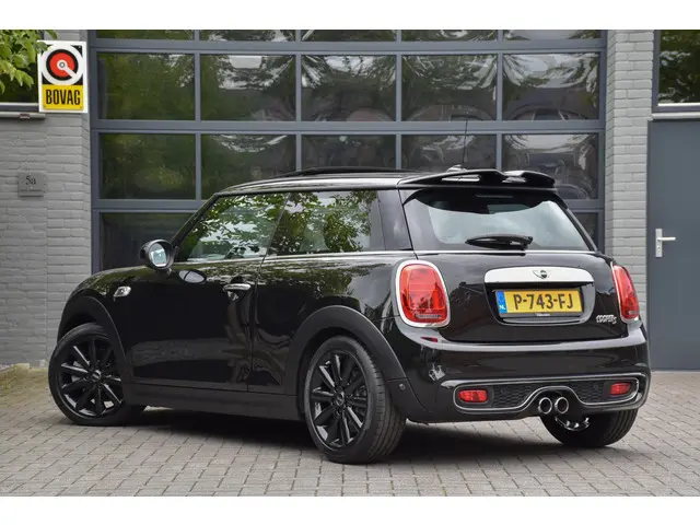 MINI Cooper S Mini 2.0 Serious Business 2014 Benzine 4
