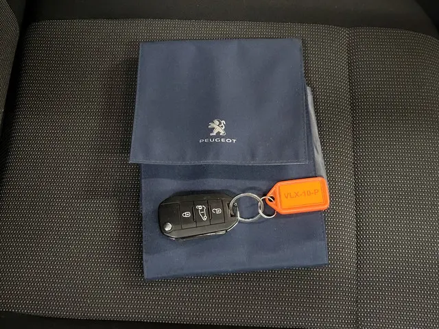 Peugeot Partner 1.2PureTech 110pk Benzine! 2021 Benzine 18