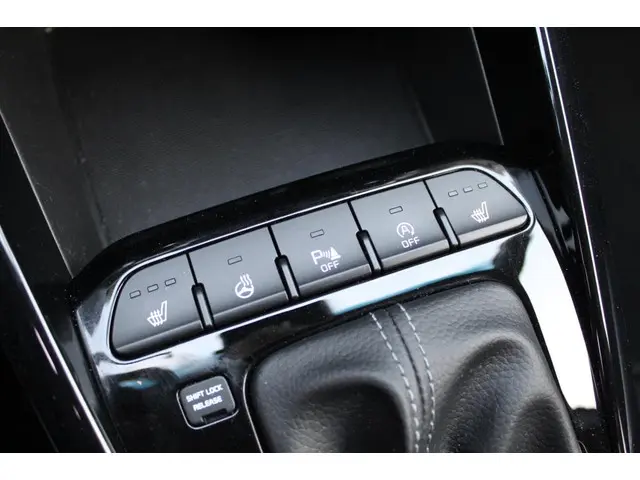 Kia Stonic 1.0 T-GDi ExecutiveLine 2019 Benzine 6