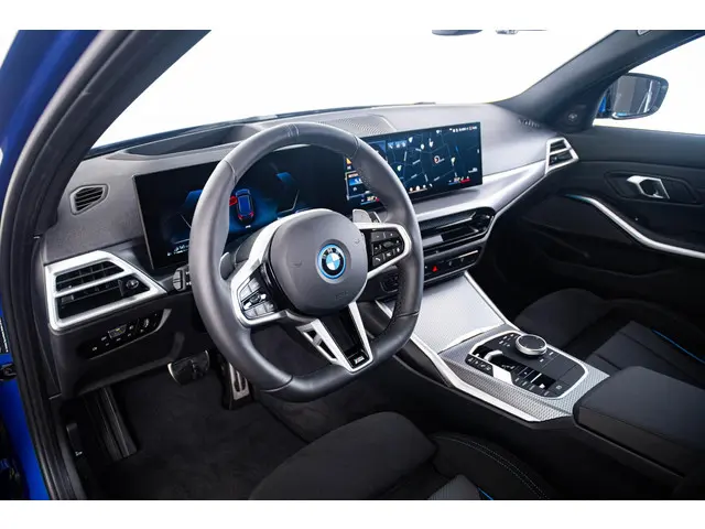BMW 3 Serie Touring 330e 2025 Hybride Benzine 51