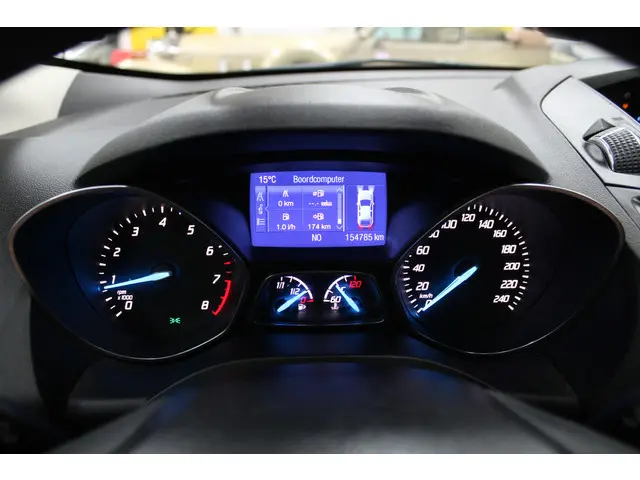 Ford Kuga 1.6 Titanium 2013 Benzine 17