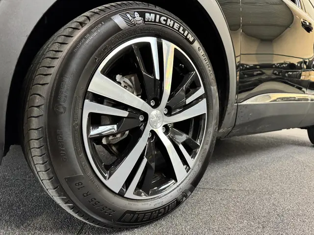 Peugeot 3008 1.2 130 pk EAT-8 Aut. GT Line 2024 Benzine 25