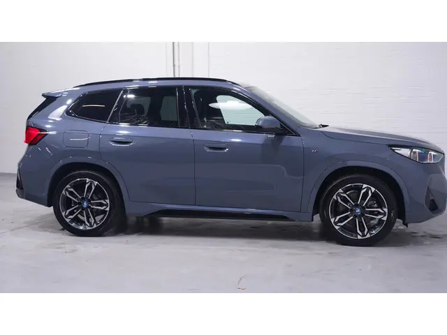 BMW iX1 xDrive30 Launch Edition 67 kWh 2024 Elektrisch 8