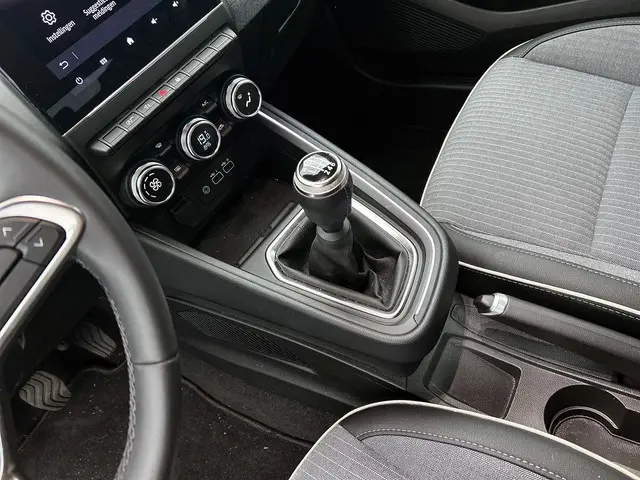 Renault Clio 1.0 TCe 90 GPF techno 2025 Benzine 14