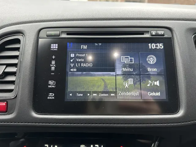 Honda HR-V 1.5 i-VTEC Executive 2016 Benzine 27