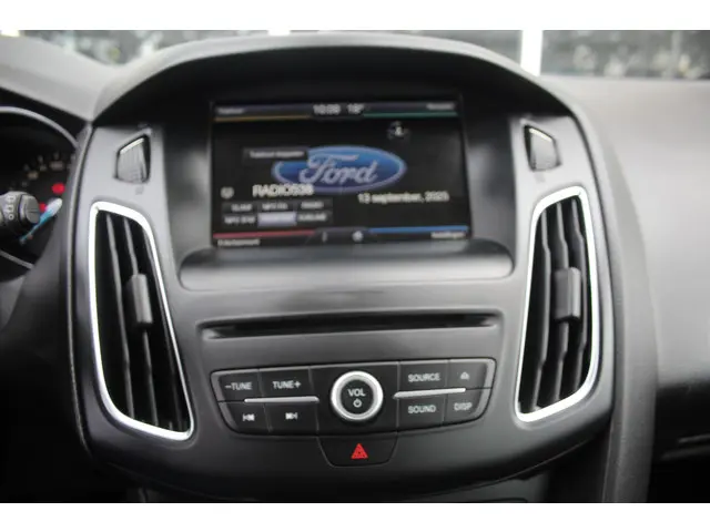 Ford Focus Wagon 1.0 Trend Edition 2015 Benzine 23