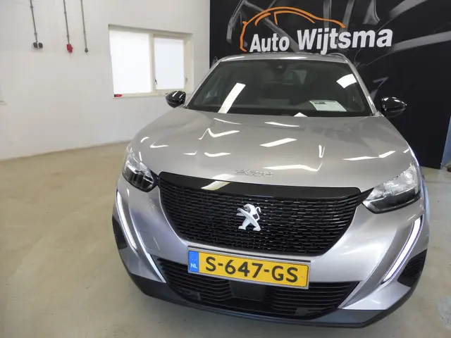 Peugeot 2008 1.2 PureTech Active 2023 Benzine 16