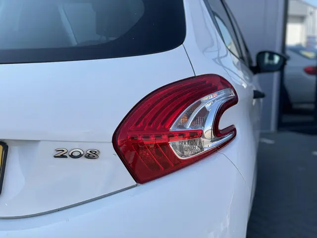 Peugeot 208 1.0 VTi Access 2013 Benzine 7