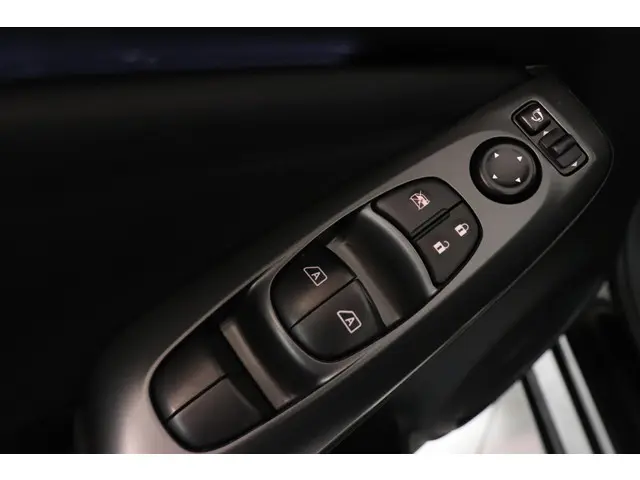 Nissan Juke 1.6 Hybrid N-Connecta 2025 Hybride Benzine 17