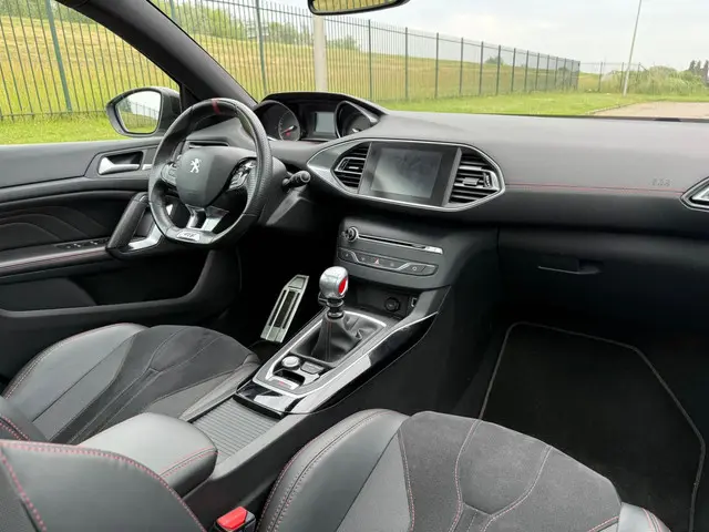 Peugeot 308 1.6 e-THP GTi 250 2015 Benzine 7