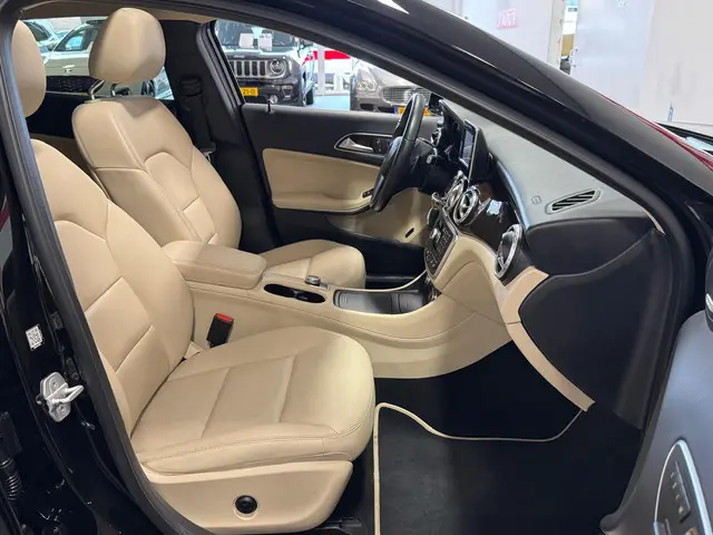 Mercedes-Benz GLA 250 2014 Benzine 16