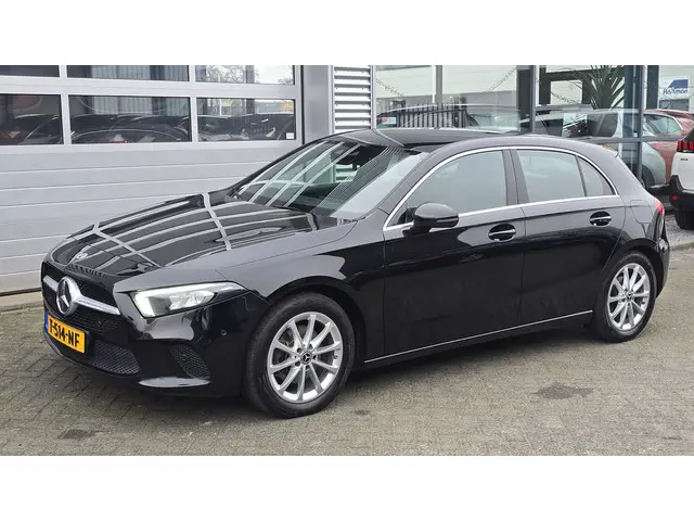 Mercedes-Benz A-Klasse 200 Luxury Line 2022 Benzine 11