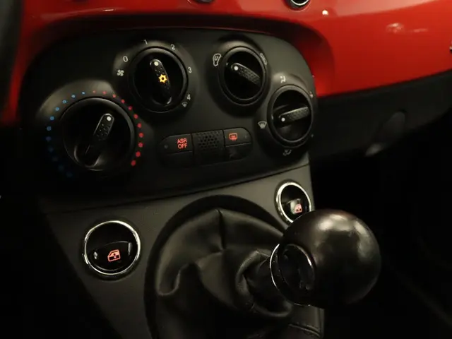 Fiat 500 1.2 Lounge 2017 Benzine 28