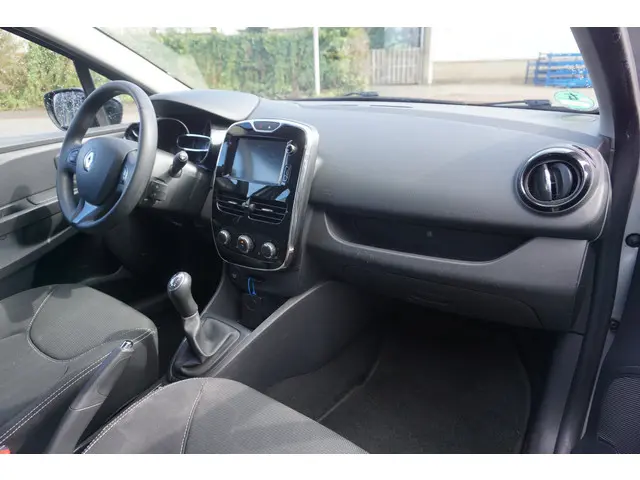 Renault Clio 1.5 dCi ECO Expression 2013 Diesel 22