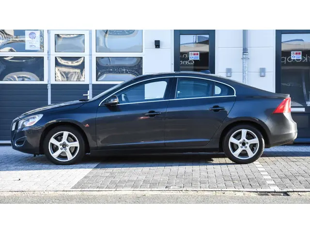 Volvo S60 2.0 T5 Momentum 2013 Benzine 9