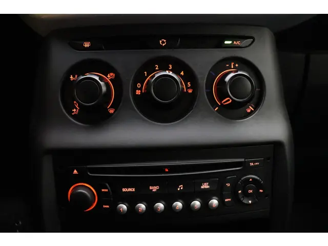 DS DS 3 1.2 PureTech Chic 2015 Benzine 17
