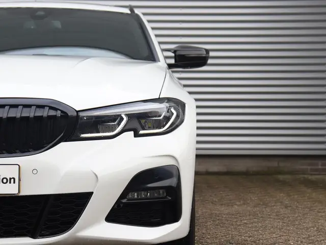 BMW 3 Serie Touring 320i 2021 Benzine 36