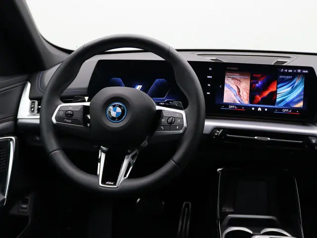 BMW X1 xDrive30e 2024 Hybride Benzine 24