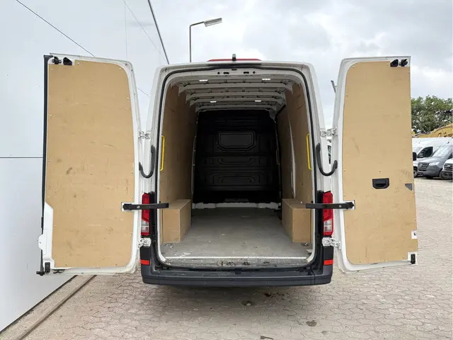 MAN TGE 3.140 2.0 TDI 2023 Diesel 11