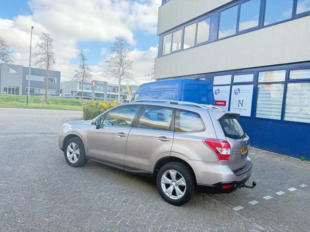Subaru Forester 2.0 Comfort 2015 Benzine 12