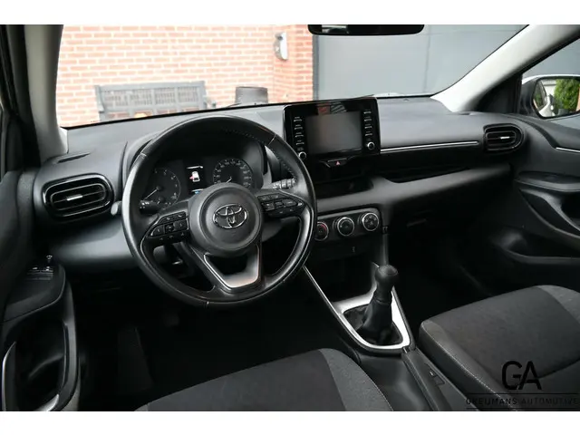 Toyota Yaris 1.0 VVT-i Comfort 2022 Benzine 4