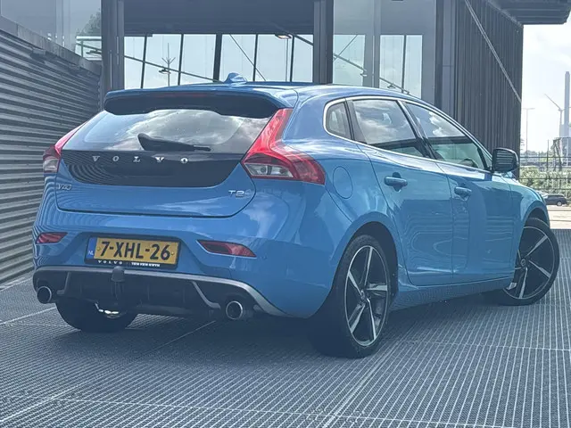 Volvo V40 1.6 T2 R-Design 2014 Benzine 3