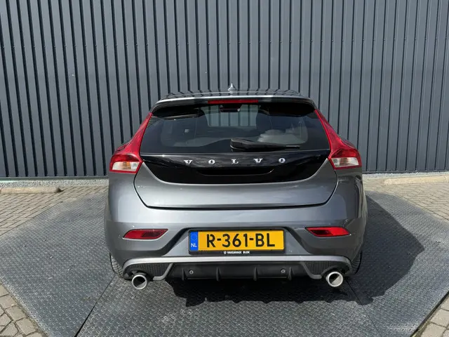 Volvo V40 1.5 T3 R-Design 2019 Benzine 19