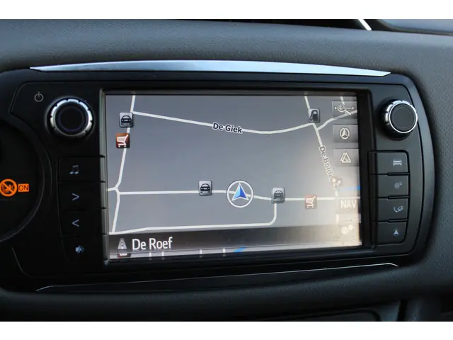 Toyota Yaris 1.5 Hybrid Trend 2015 Hybride Benzine 17