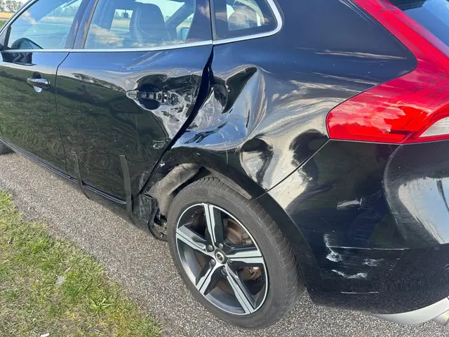 Volvo V40 2.0 T4 Bns Sport PRIJS IS EX BPM ! 2018 Benzine 24