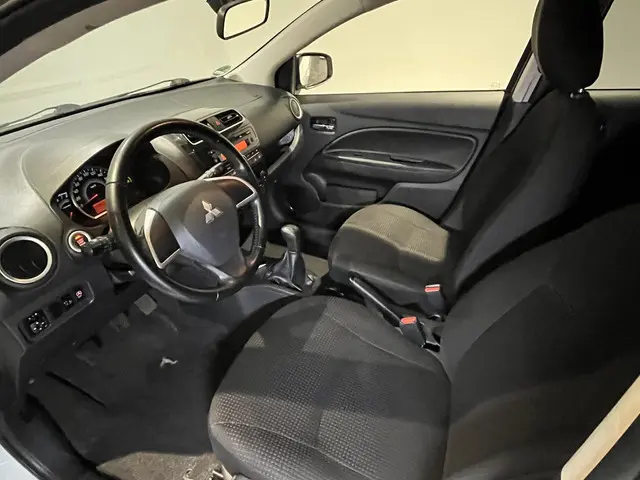 Mitsubishi Space Star 1.0 Intense 2015 Benzine 19