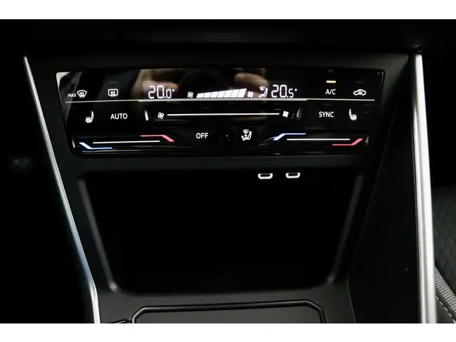 Volkswagen Polo 1.0 TSI Life antraciet 2023 Benzine 24