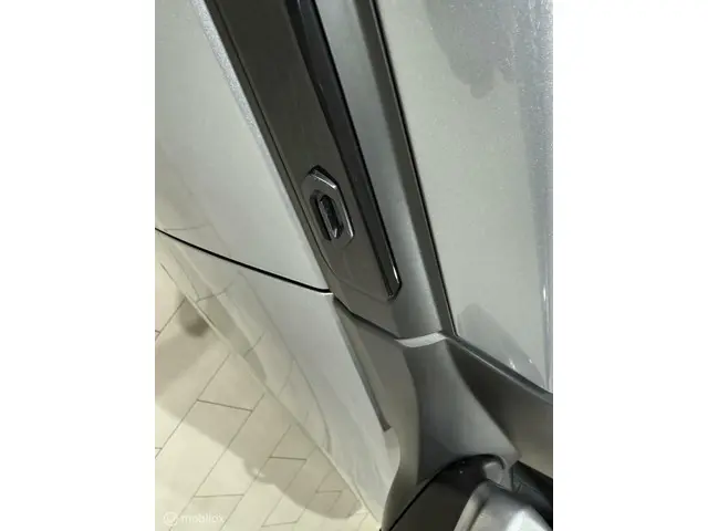 Peugeot e-2008 EV GT 50 kWh 2021 Elektrisch 16