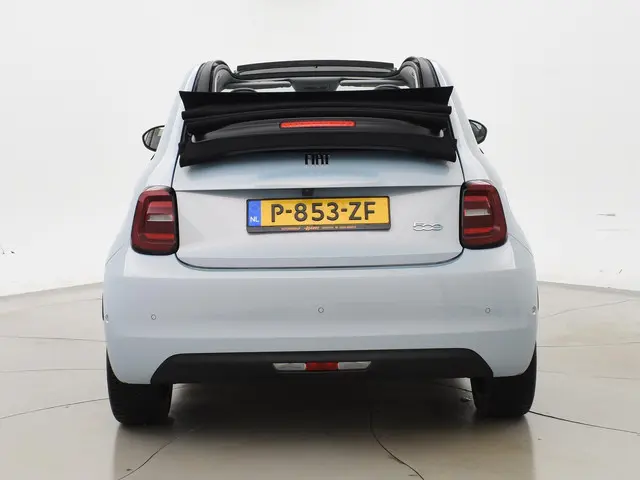 Fiat 500e 42 kWh Aut. *CELESTIAL BLUE* 2021 Elektrisch 7