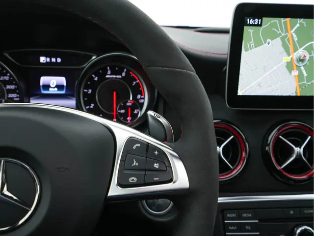 Mercedes-Benz CLA AMG 45 4MATIC Ambition 2018 Benzine 21