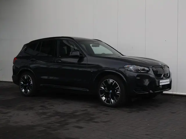 BMW iX3 High Executive 80 kWh 2023 Elektrisch 8