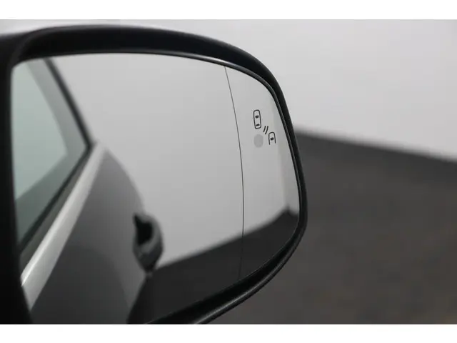 Ford Focus Wagon 1.5 Titanium Edition 2015 Benzine 36