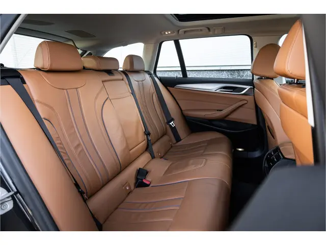 BMW 5 Serie Touring 530e 2021 Hybride Benzine 7