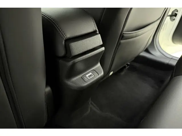 Jeep Avenger Summit 54 kWh 2024 Elektrisch 27