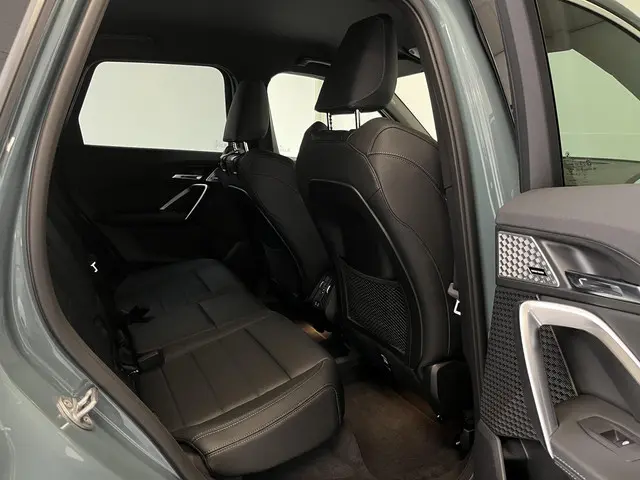 BMW X1 xDrive30e X-Line 2023 Hybride Benzine 18