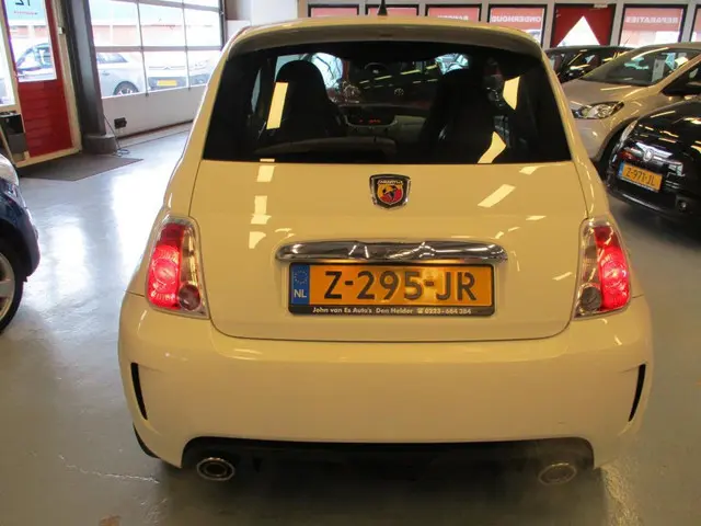 Fiat 500 1.4-16V Abarth 2012 Benzine 10