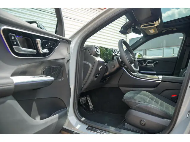 Mercedes-Benz GLC 220d 4MATIC AMG Line 2024 Diesel 6