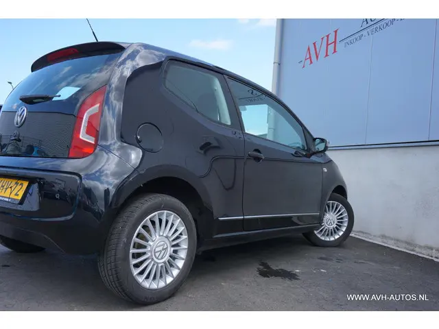 Volkswagen up! 1.0 move up! 2012 Benzine 11