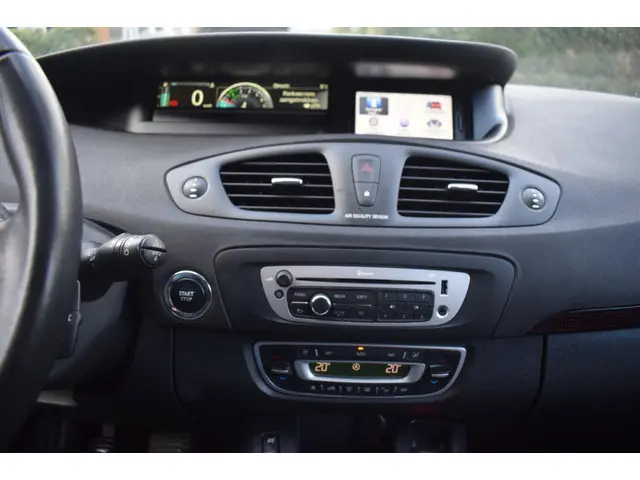 Renault Scénic 1.2 TCe Expression Trekhaak 2013 Benzine 25