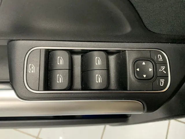 Mercedes-Benz GLA 250 e AMG Line 2023 Hybride Benzine 21