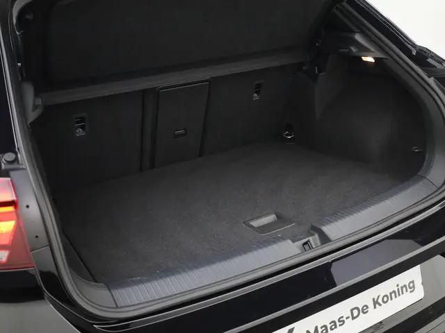 Volkswagen T-Roc 1.5TSI/150PK Sport R DSG 2022 Benzine 21