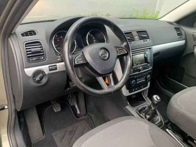 Škoda Yeti Outdoor 1.2 TSI Elegance 2014 Benzine 16