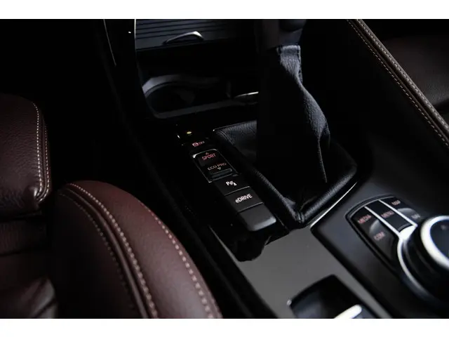 BMW X1 xDrive25e High Executive 2022 Hybride Benzine 17